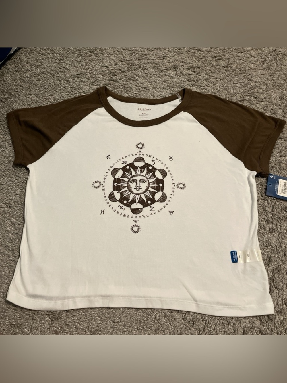 Arizona Jean Company White and Brown Raglan Sun Graphic Crop Top
